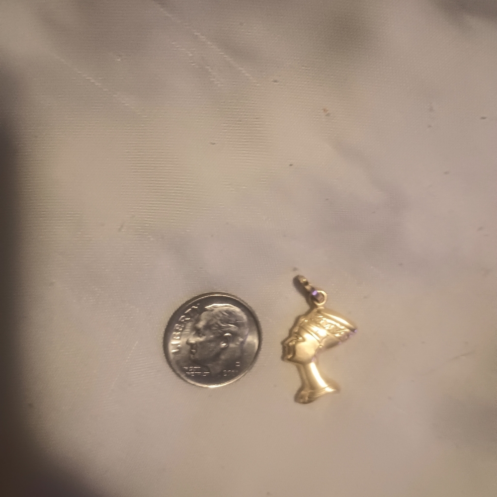 Queen Nefertiti 10k Gold Vintage Pendant